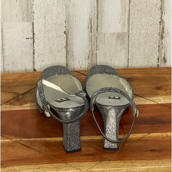 Stuart Weitzman Women's Silver Strappy‎ Block Heels Formal Size 9 - Picture 3 of 5